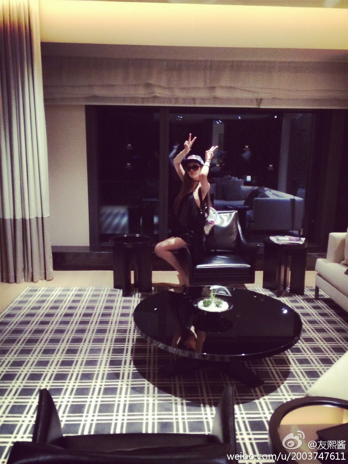 G罩美胸 火爆的辣子 友熙酱 微博自拍破解私密图片 2